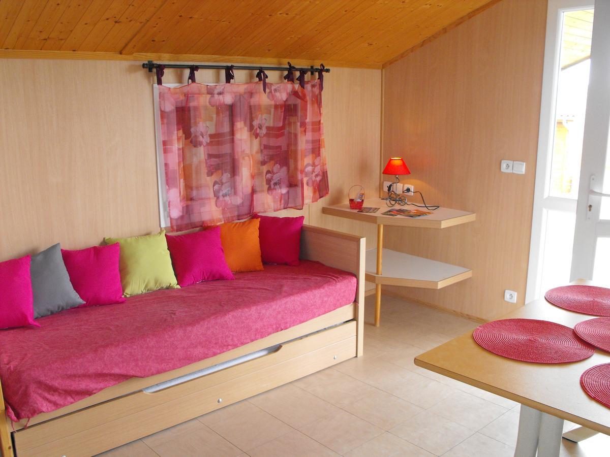 Les Chalets Du Piou Bussieres  ภายนอก รูปภาพ